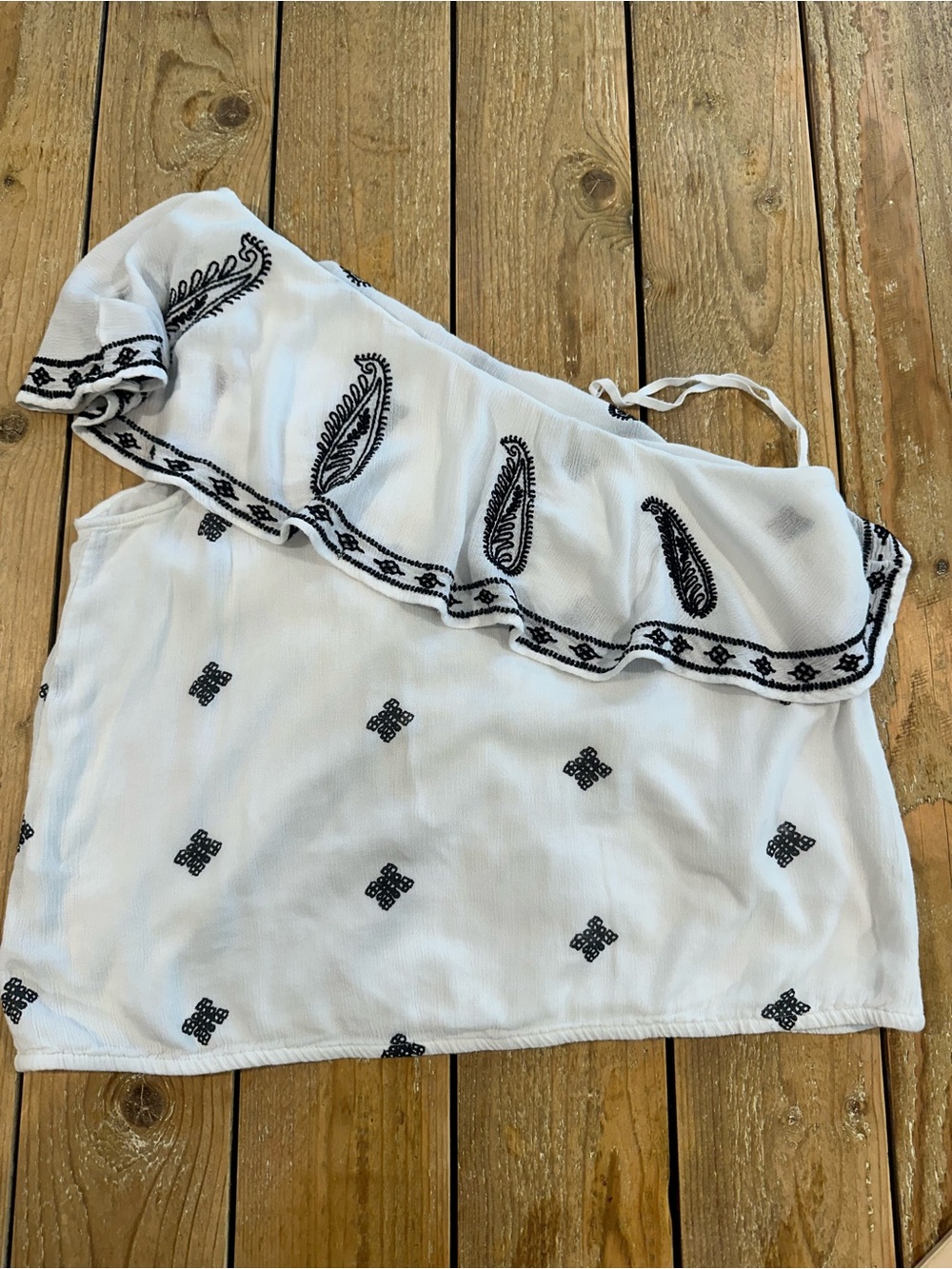 Free People Easy on The Eyes One-Shoulder Bandana Top. Women’s Size: Med/Large